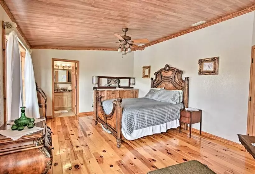 40 Acre Farm W/ Animals & Fishing In Sebring!