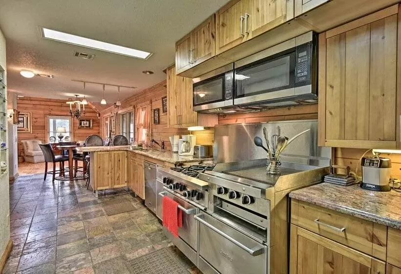 40 Acre Farm W/ Animals & Fishing In Sebring!