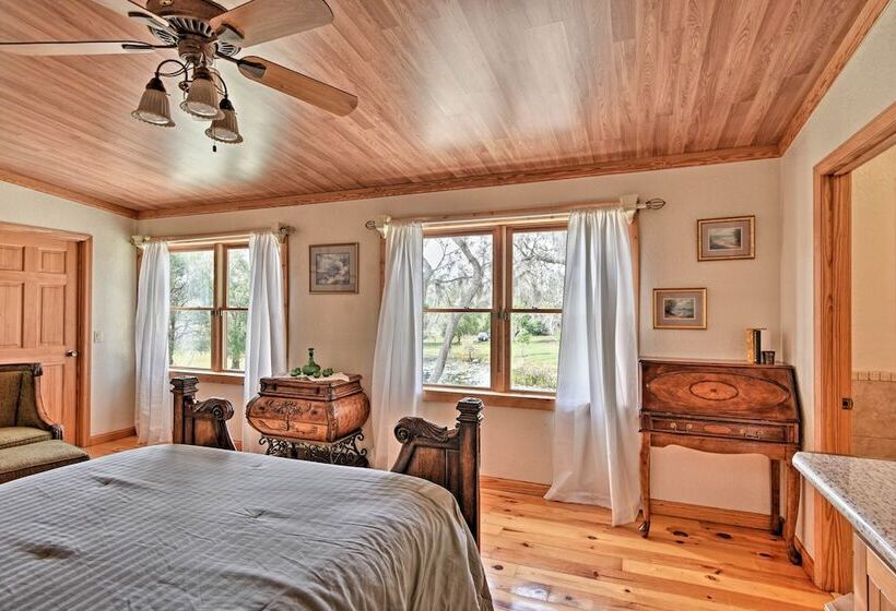 40 Acre Farm W/ Animals & Fishing In Sebring!