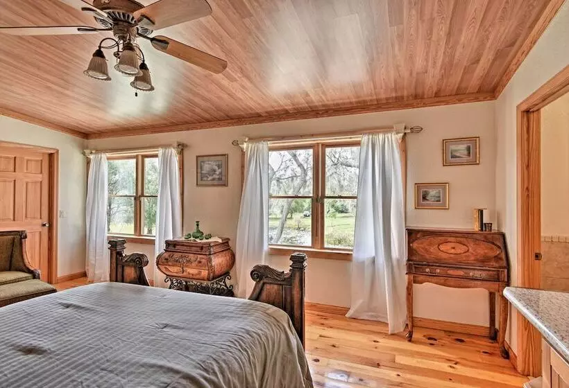 40 Acre Farm W/ Animals & Fishing In Sebring!