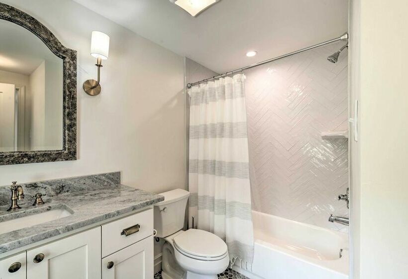 Renovated Cottage W/ Patio By Tx A&m Campus!