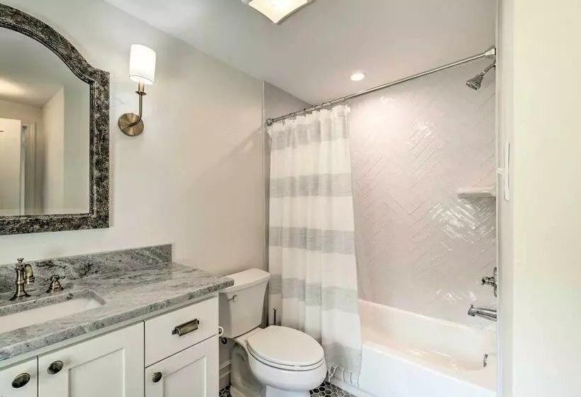 Renovated Cottage W/ Patio By Tx A&m Campus!