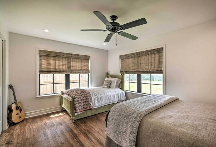 Renovated Cottage W/ Patio By Tx A&m Campus!