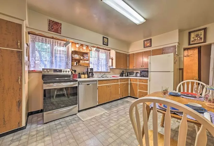 Sault Ste Marie Historic Home, Walk To Town!