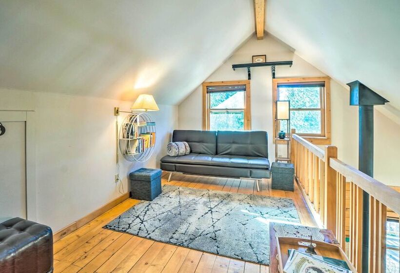 Adorable Black Hawk Mountain Log Cabin: Fire Pit