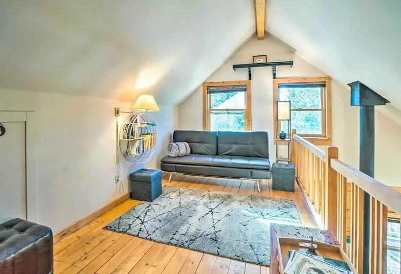 Adorable Black Hawk Mountain Log Cabin: Fire Pit