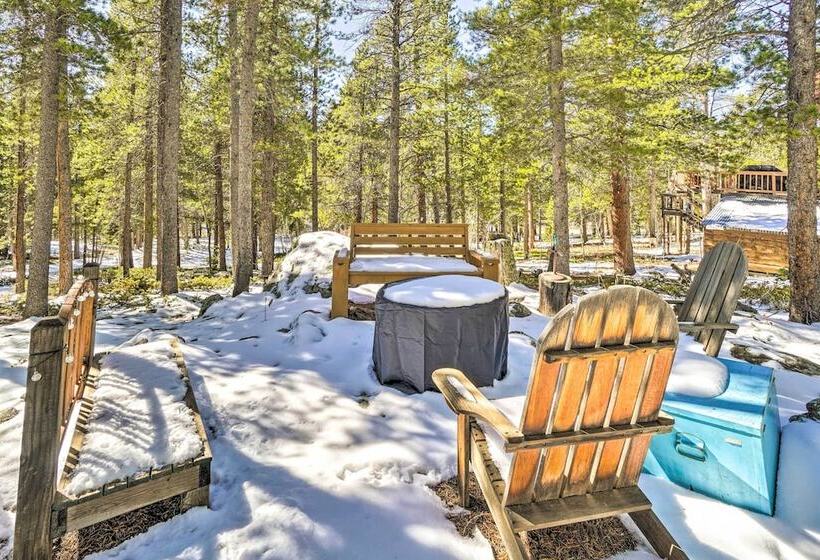 Adorable Black Hawk Mountain Log Cabin: Fire Pit