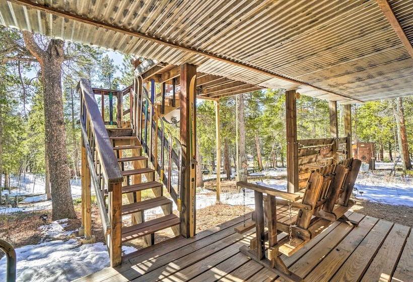 Adorable Black Hawk Mountain Log Cabin: Fire Pit
