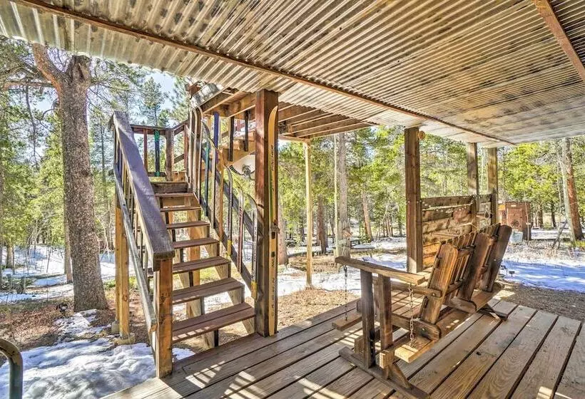 Adorable Black Hawk Mountain Log Cabin: Fire Pit