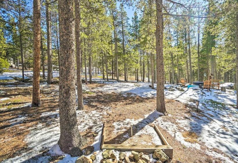 Adorable Black Hawk Mountain Log Cabin: Fire Pit