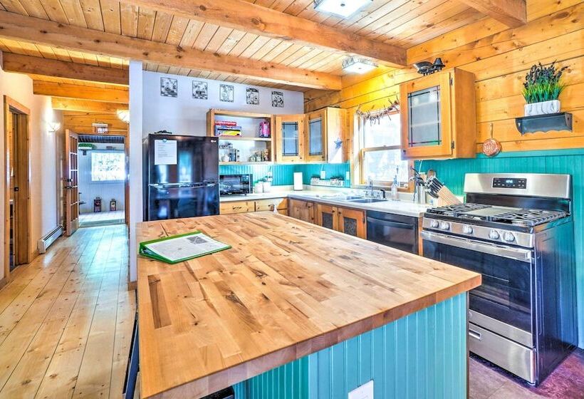 Adorable Black Hawk Mountain Log Cabin: Fire Pit