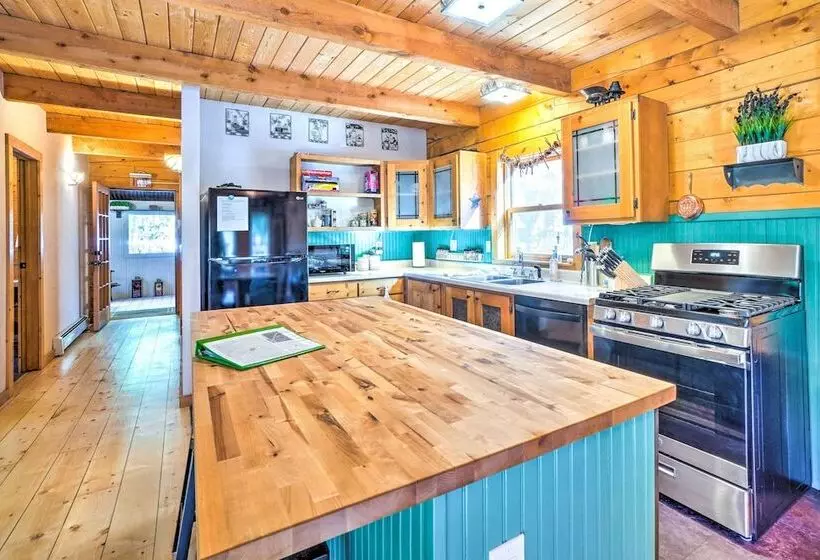 Adorable Black Hawk Mountain Log Cabin: Fire Pit