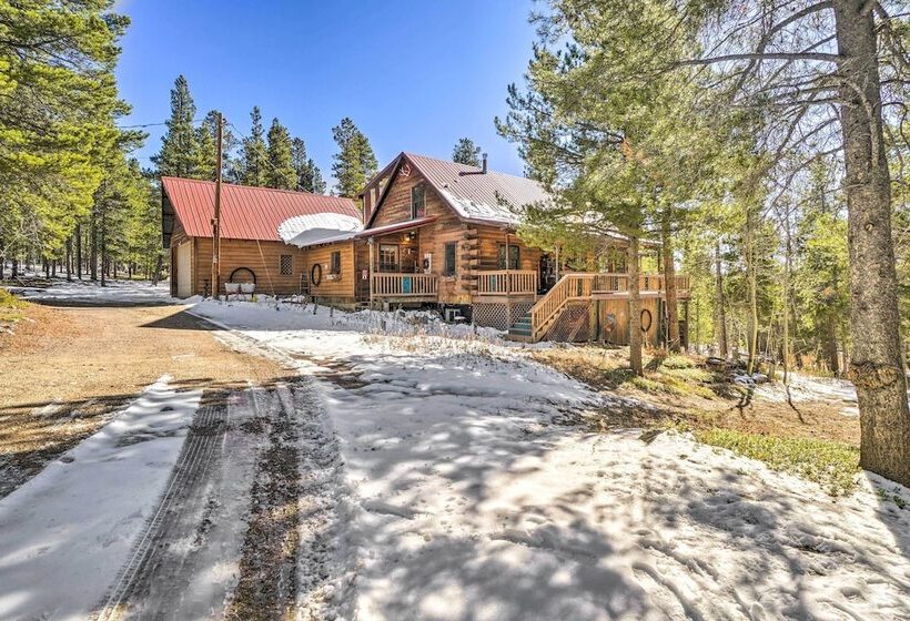 Adorable Black Hawk Mountain Log Cabin: Fire Pit