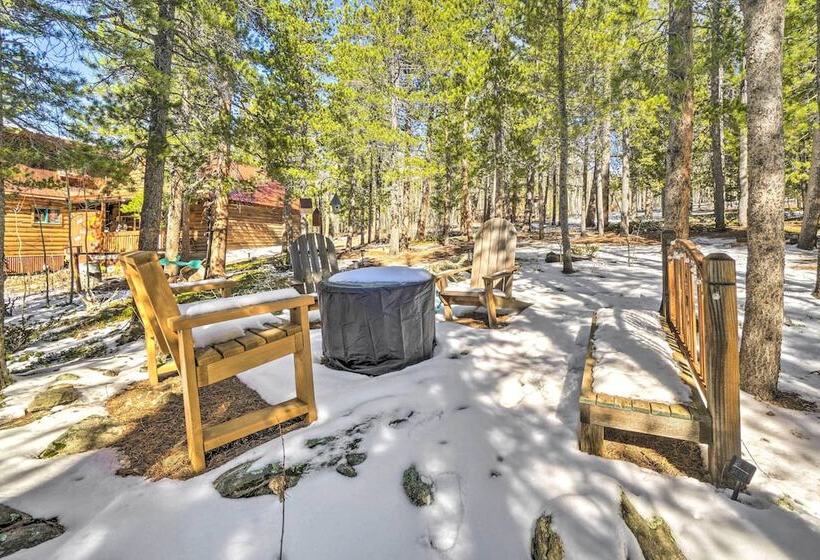 Adorable Black Hawk Mountain Log Cabin: Fire Pit