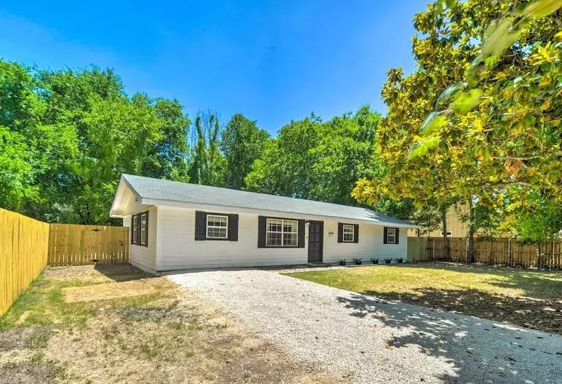 New Braunfels Haven W/ Hot Tub & Fire Pit!