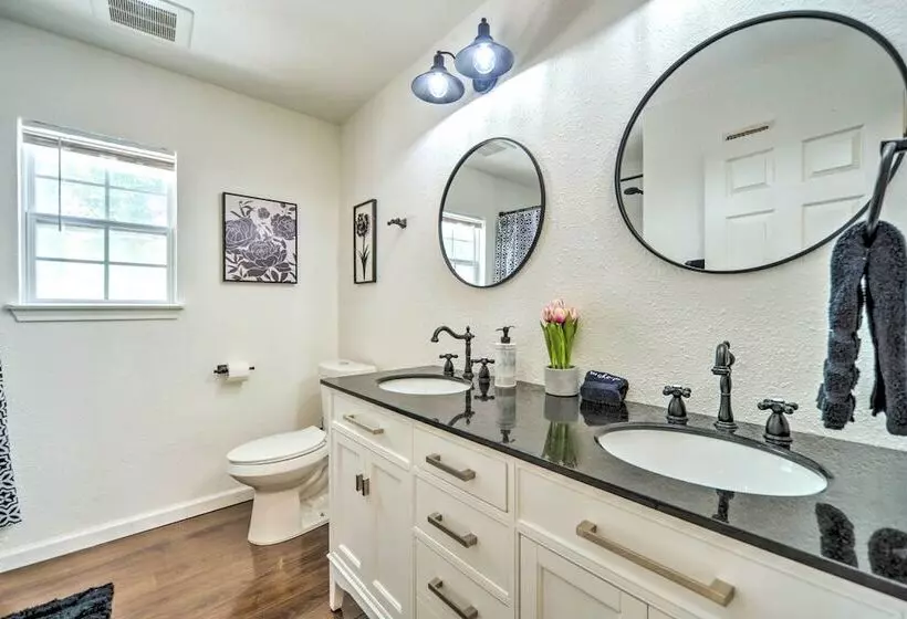 New Braunfels Haven W/ Hot Tub & Fire Pit!