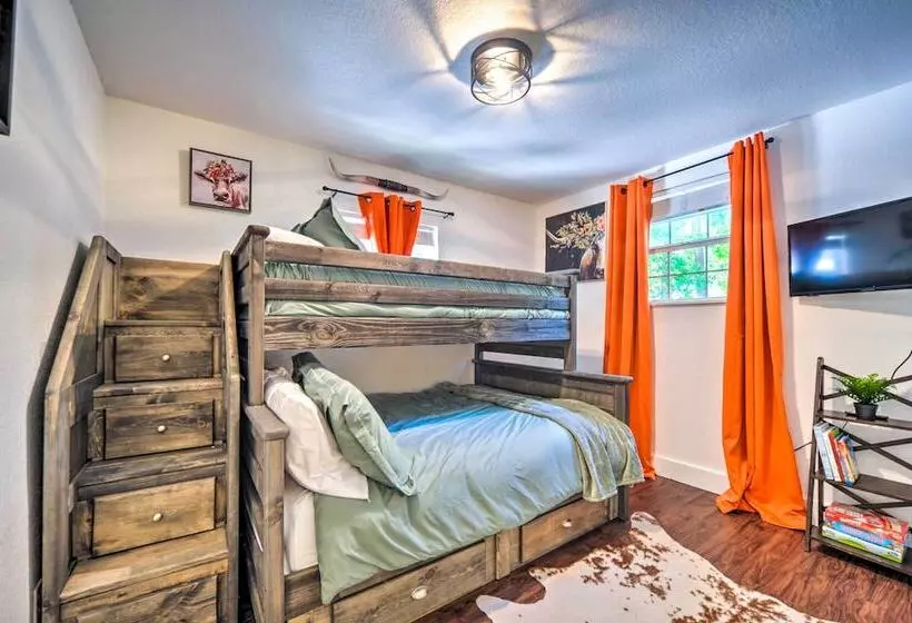 New Braunfels Haven W/ Hot Tub & Fire Pit!