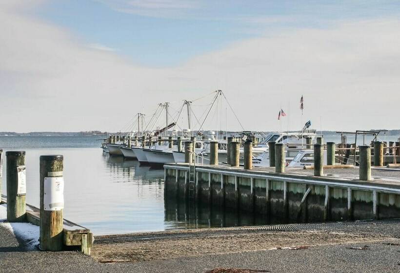 St. Michaels Area Cottage  Walk To Water & Marina