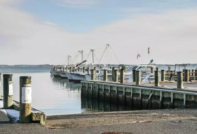 St. Michaels Area Cottage  Walk To Water & Marina