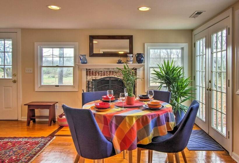 St. Michaels Area Cottage  Walk To Water & Marina