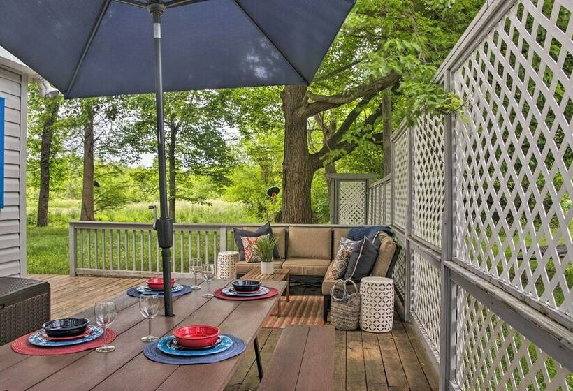 St. Michaels Area Cottage  Walk To Water & Marina