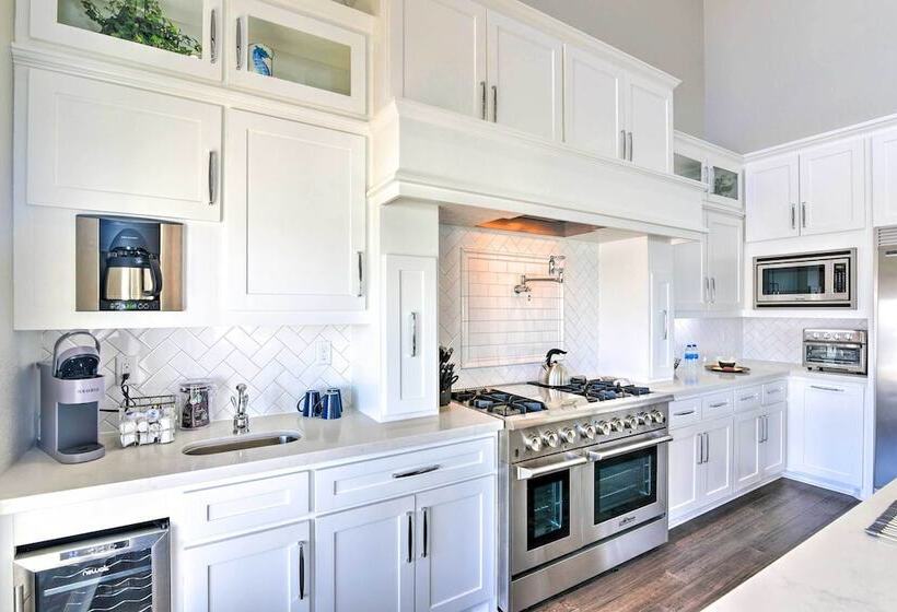 Bayfront Galveston Vacation Rental, Decks & Views!