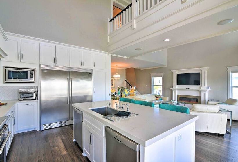 Bayfront Galveston Vacation Rental, Decks & Views!