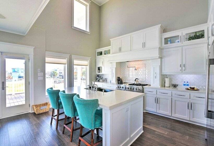 Bayfront Galveston Vacation Rental, Decks & Views!