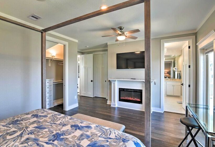 Bayfront Galveston Vacation Rental, Decks & Views!