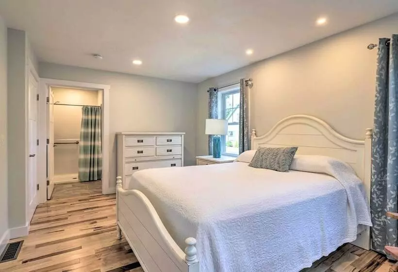 Sun Dappled Retreat   Walk To Wickaboag Lake!