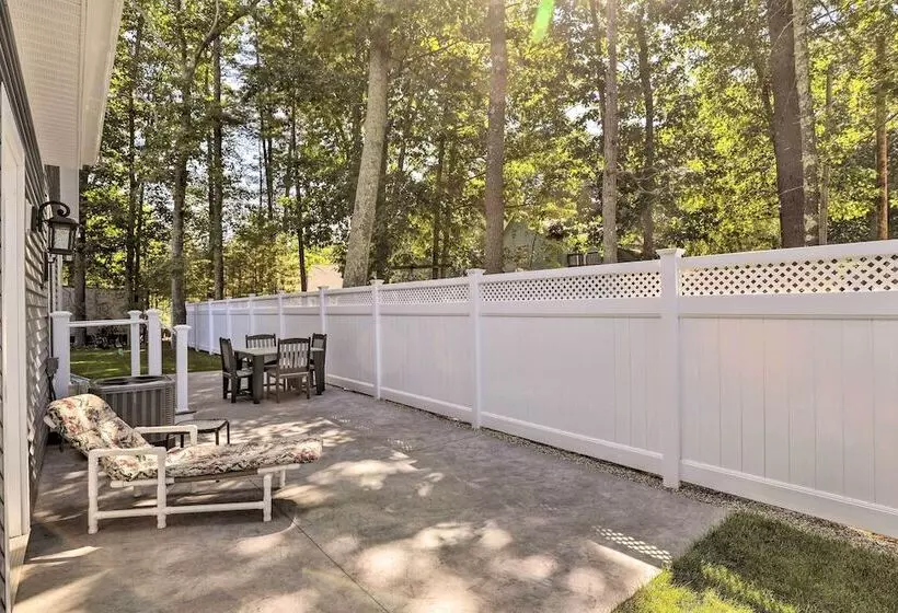 Sun Dappled Retreat   Walk To Wickaboag Lake!