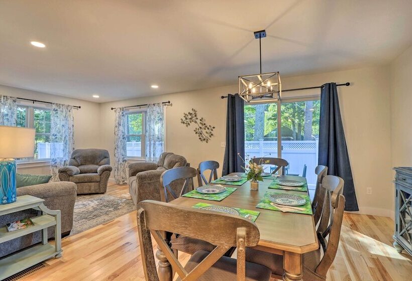 Sun Dappled Retreat   Walk To Wickaboag Lake!