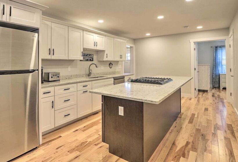 Sun Dappled Retreat   Walk To Wickaboag Lake!