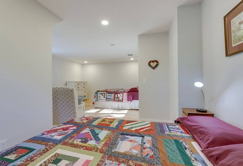 Sun Dappled Retreat   Walk To Wickaboag Lake!