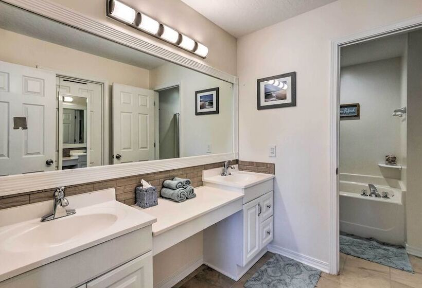 Sunshine State Escape: 3 Mi To Navarre Beach!