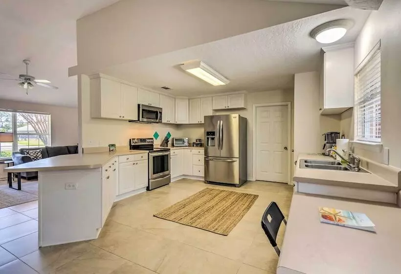 Sunshine State Escape: 3 Mi To Navarre Beach!