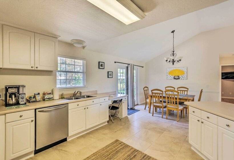 Sunshine State Escape: 3 Mi To Navarre Beach!