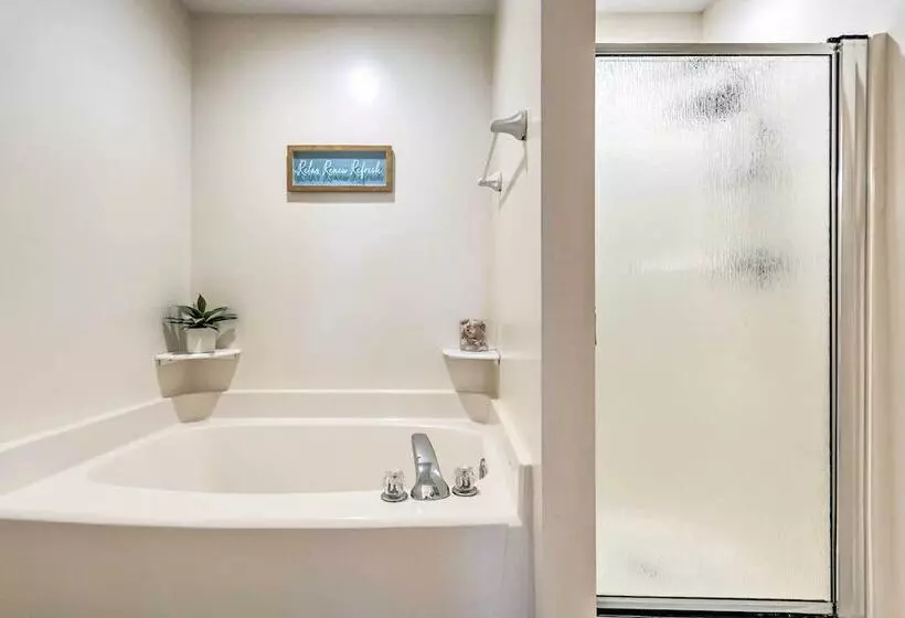 Sunshine State Escape: 3 Mi To Navarre Beach!