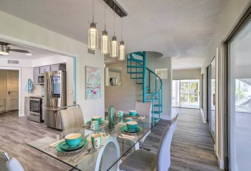 Tropical Waterfront Home: Central Location!