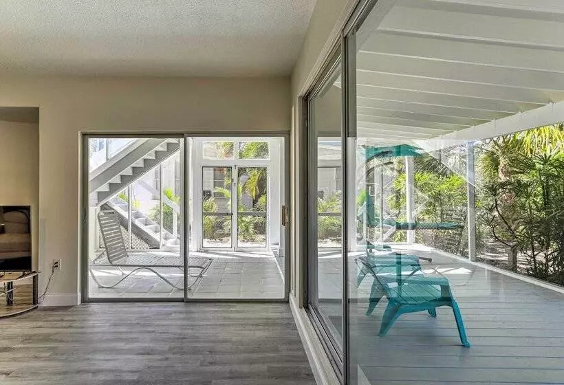 Tropical Waterfront Home: Central Location!