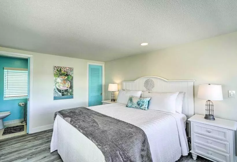 Tropical Waterfront Home: Central Location!