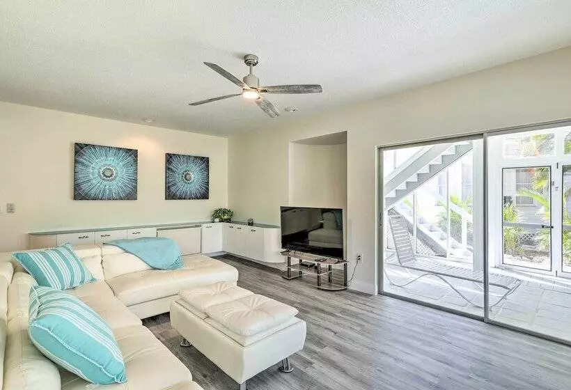 Tropical Waterfront Home: Central Location!