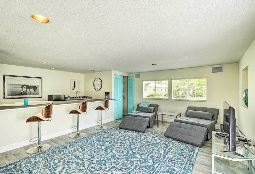 Tropical Waterfront Home: Central Location!