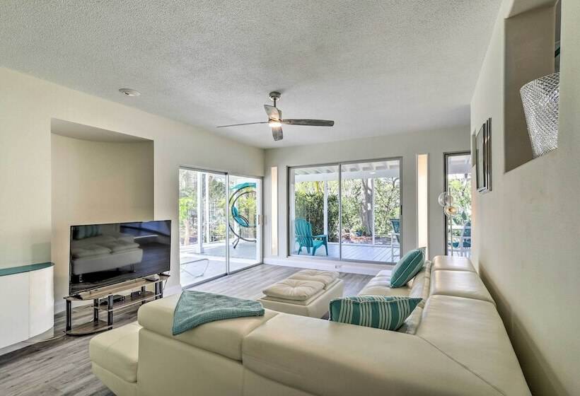 Tropical Waterfront Home: Central Location!