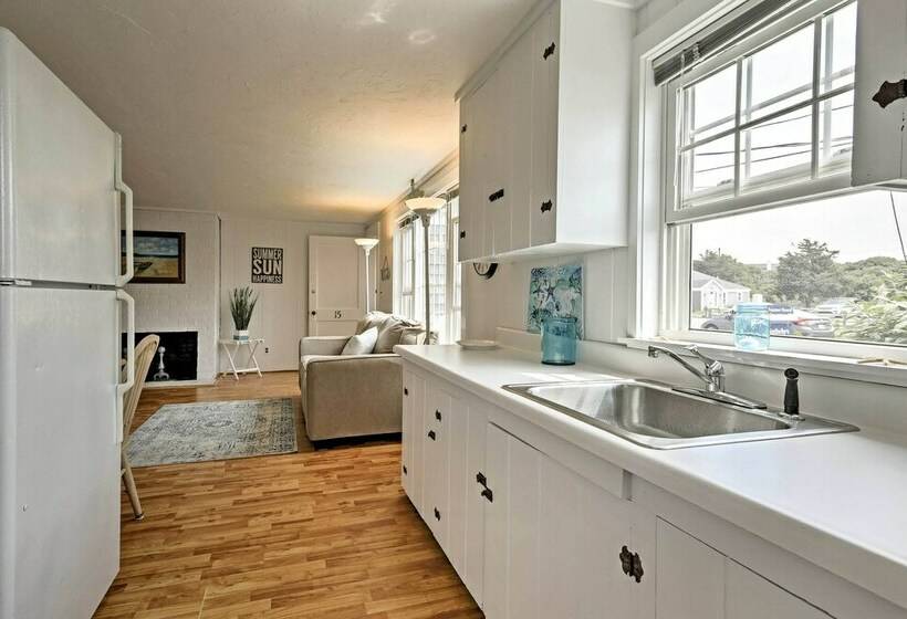 Cape Cod Retreat: Patio, Walk To Craigville Beach
