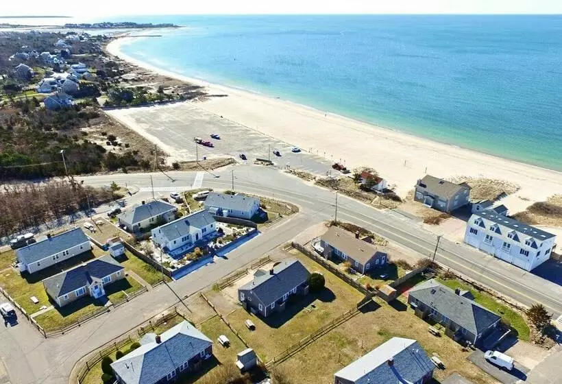 Cape Cod Retreat: Patio, Walk To Craigville Beach