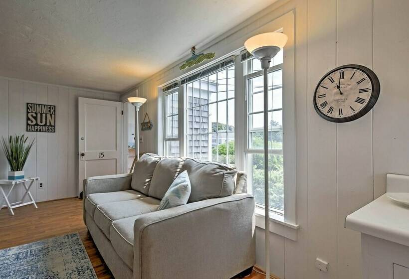 Cape Cod Retreat: Patio, Walk To Craigville Beach