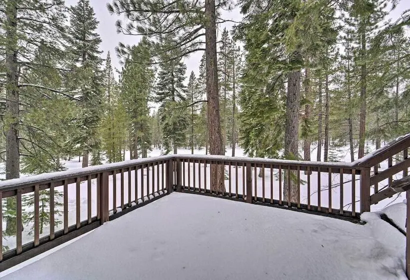 Updated Tahoe Donner Cabin W/ Golf Course Views!