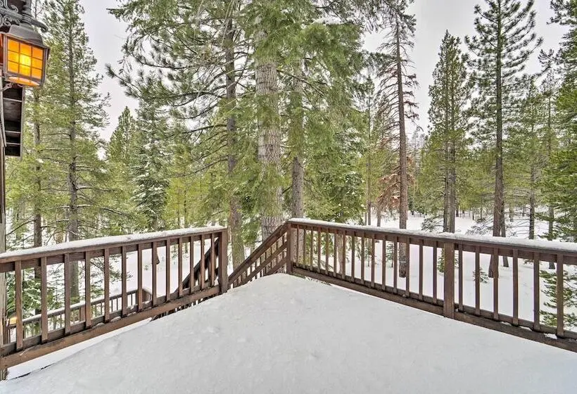 Updated Tahoe Donner Cabin W/ Golf Course Views!