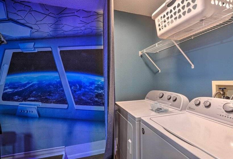 Home Theater + Pool W/ Projector: Clermont Retreat